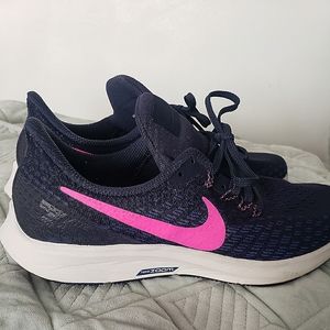 Nike Air Zoom Pegasus 35 Women's 10/men's 8 blue/pink great condition.